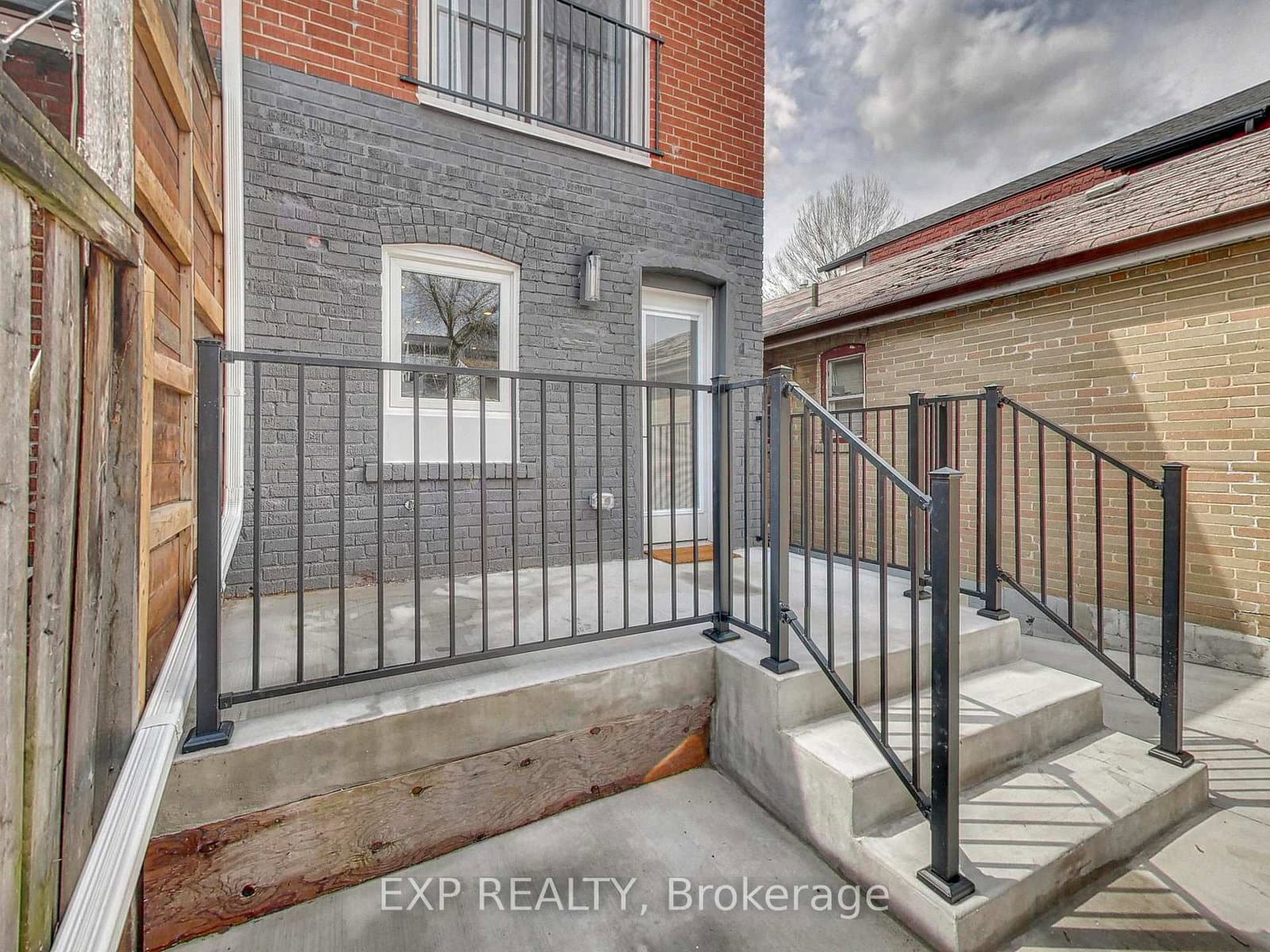 37 Gilbert Avenue thumbnail 25