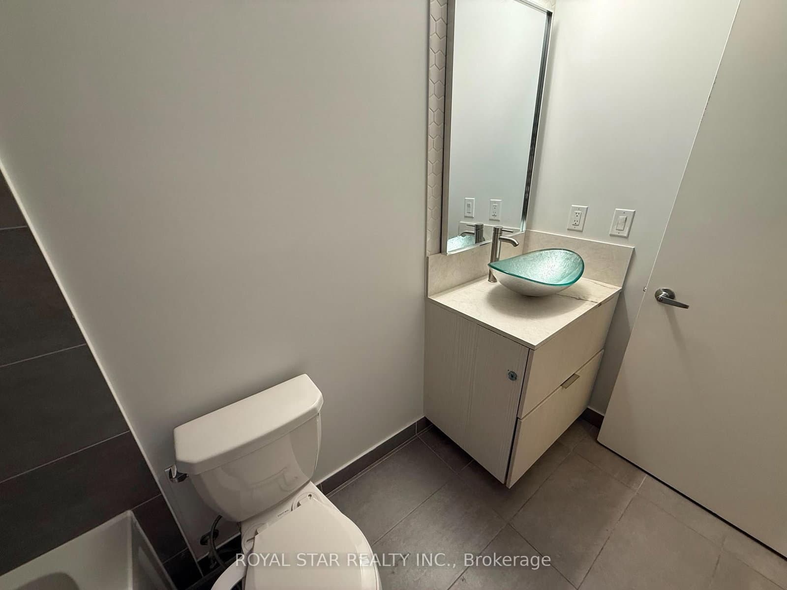 2520 Eglinton Avenue W, Unit 323 thumbnail 12