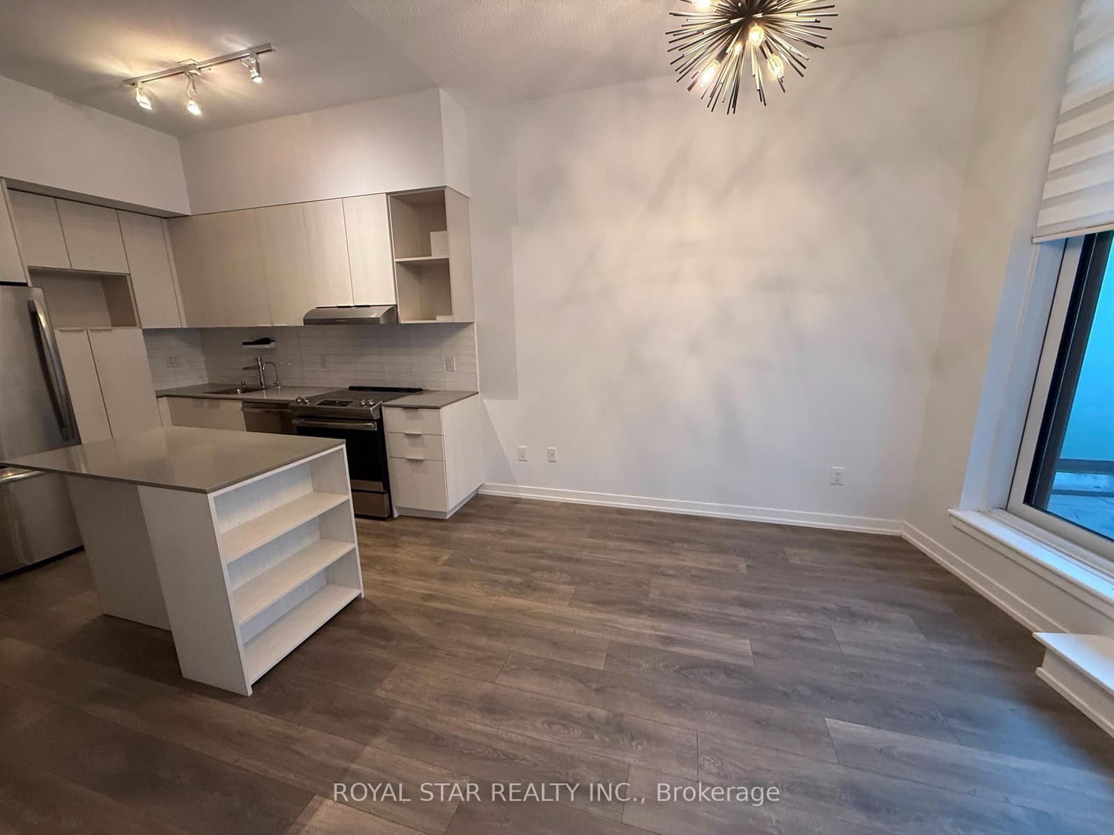 2520 Eglinton Avenue W, Unit 323 thumbnail 9
