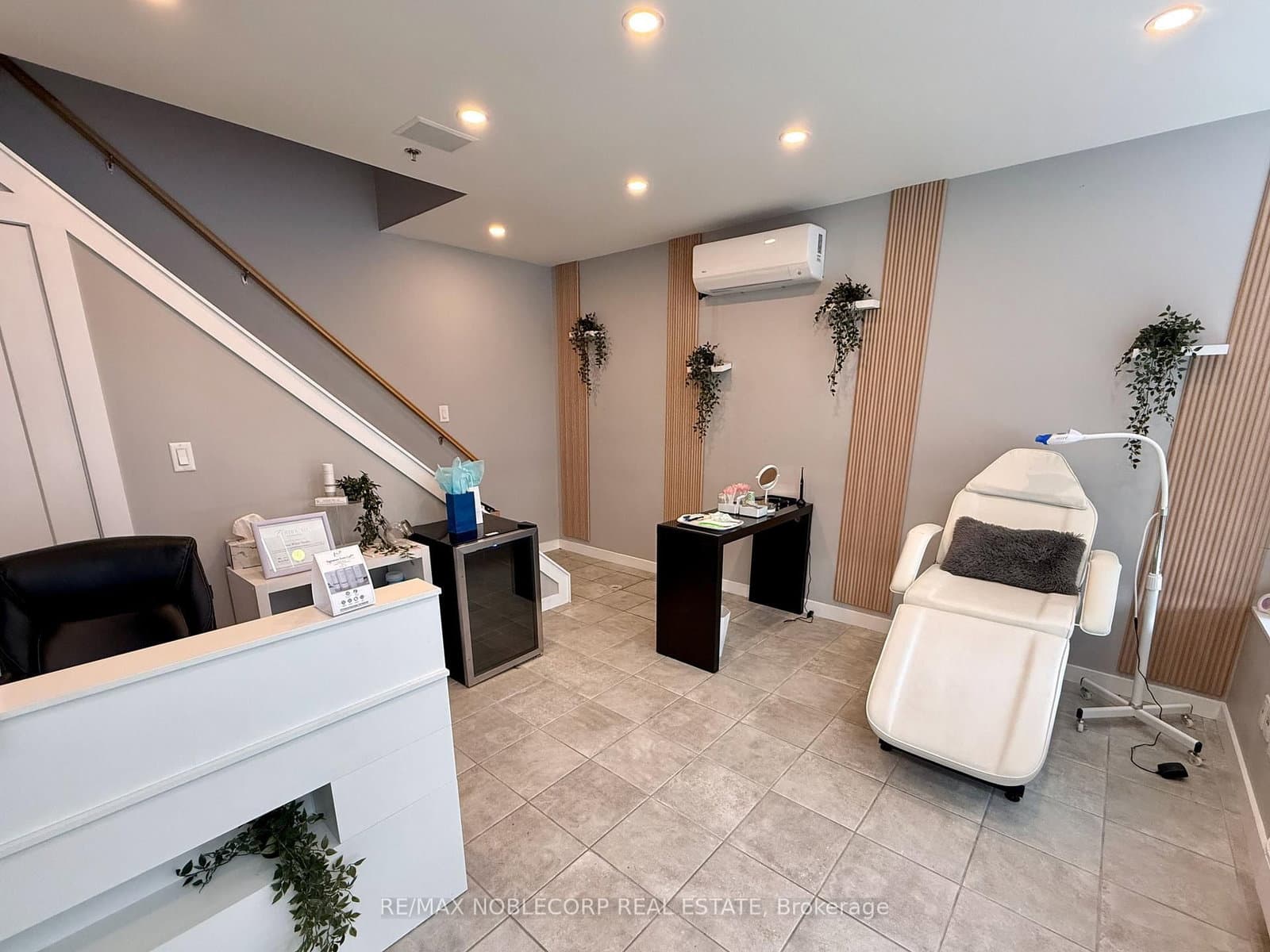 44 Goodmark Place, Unit 2 thumbnail 2