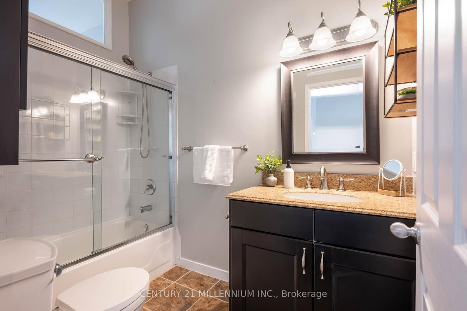 166 Broadway Avenue, Unit 5 thumbnail 14