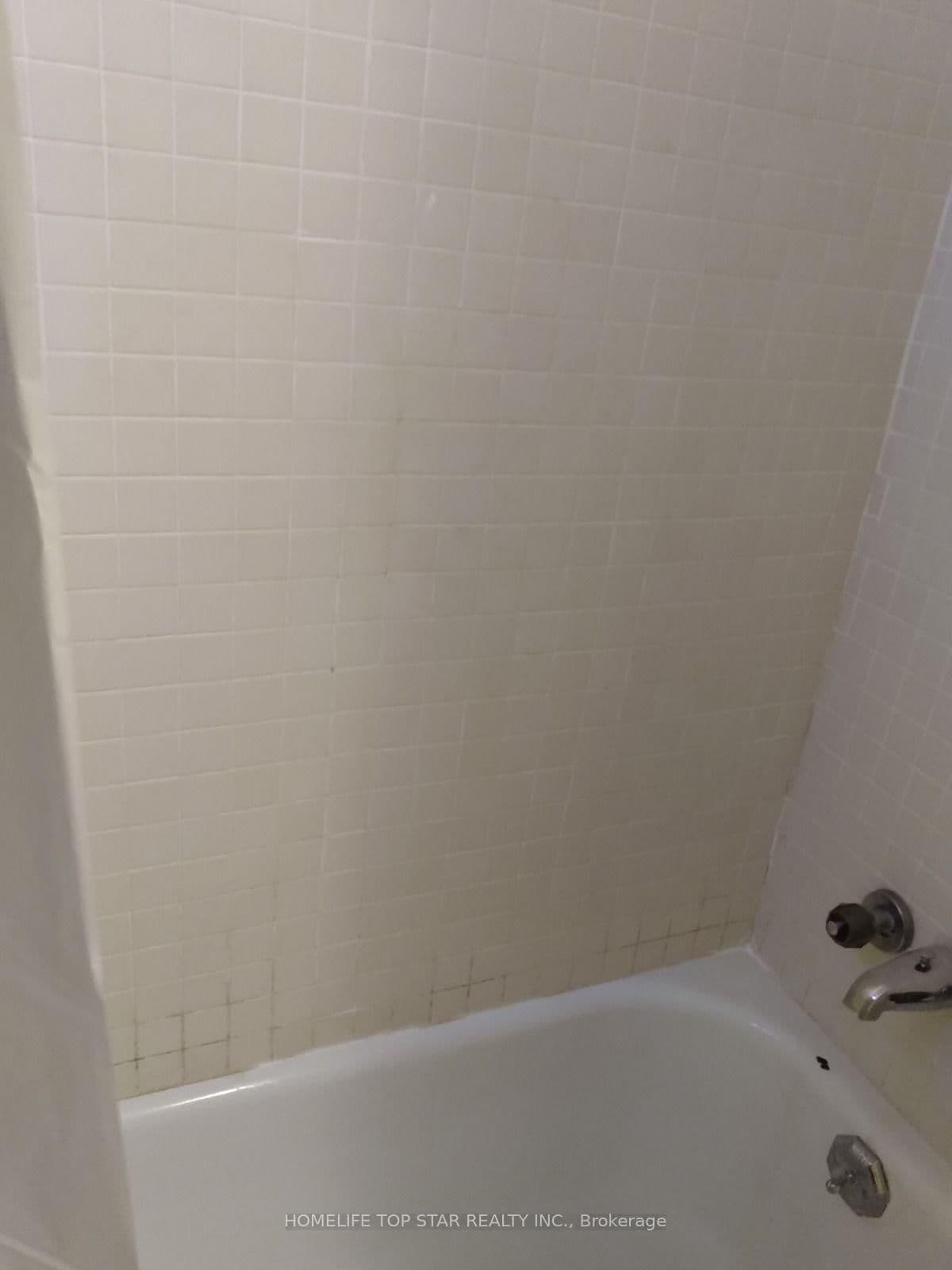 37 MacDonald Avenue thumbnail 3
