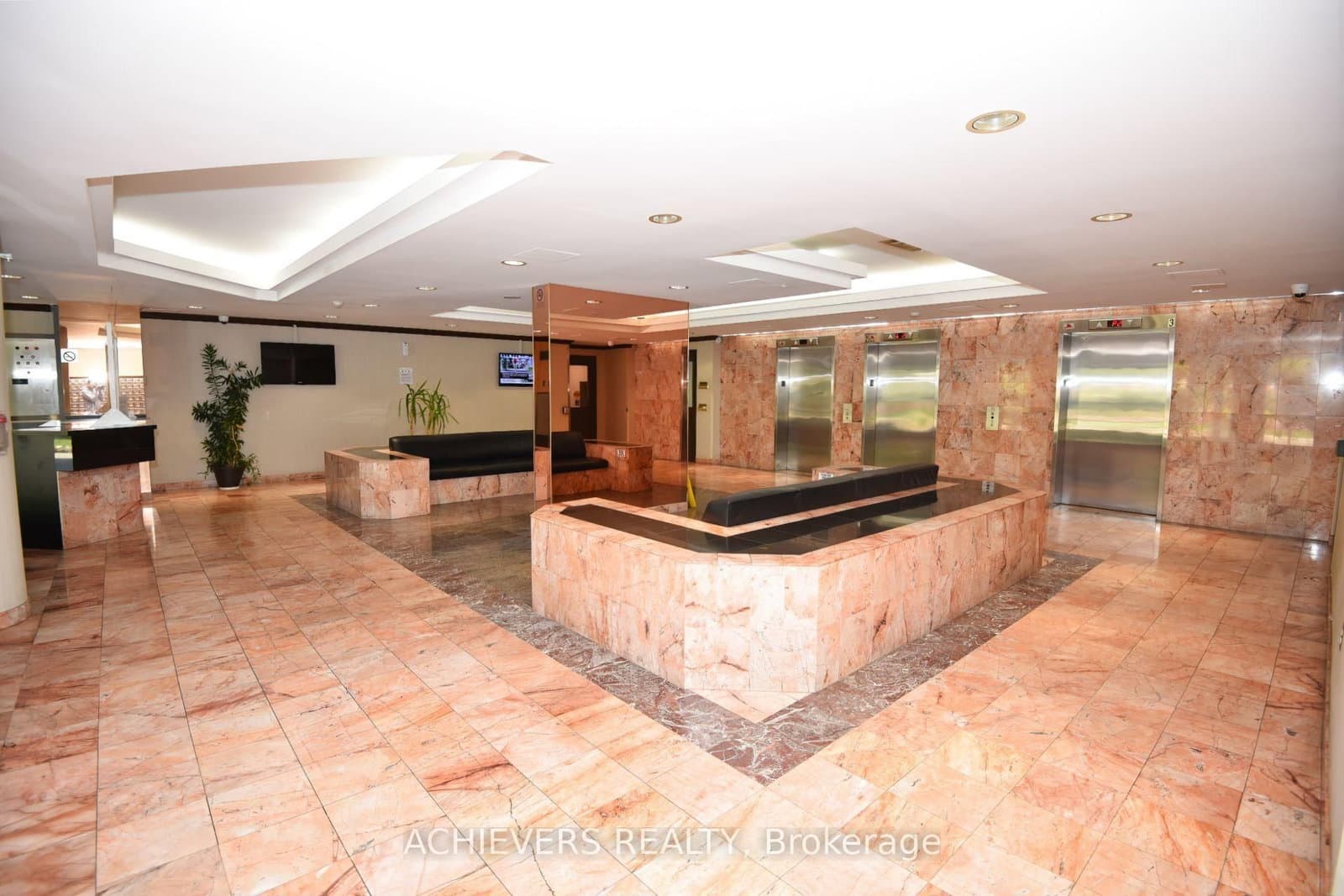 1 Rowntree Road, Unit 914 thumbnail 4
