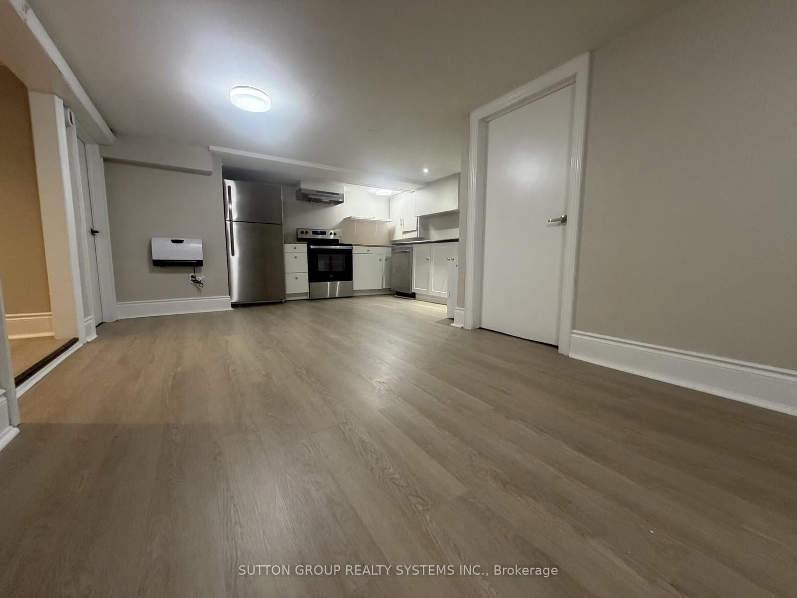 3 Tyrone Avenue, Unit lower level thumbnail 2