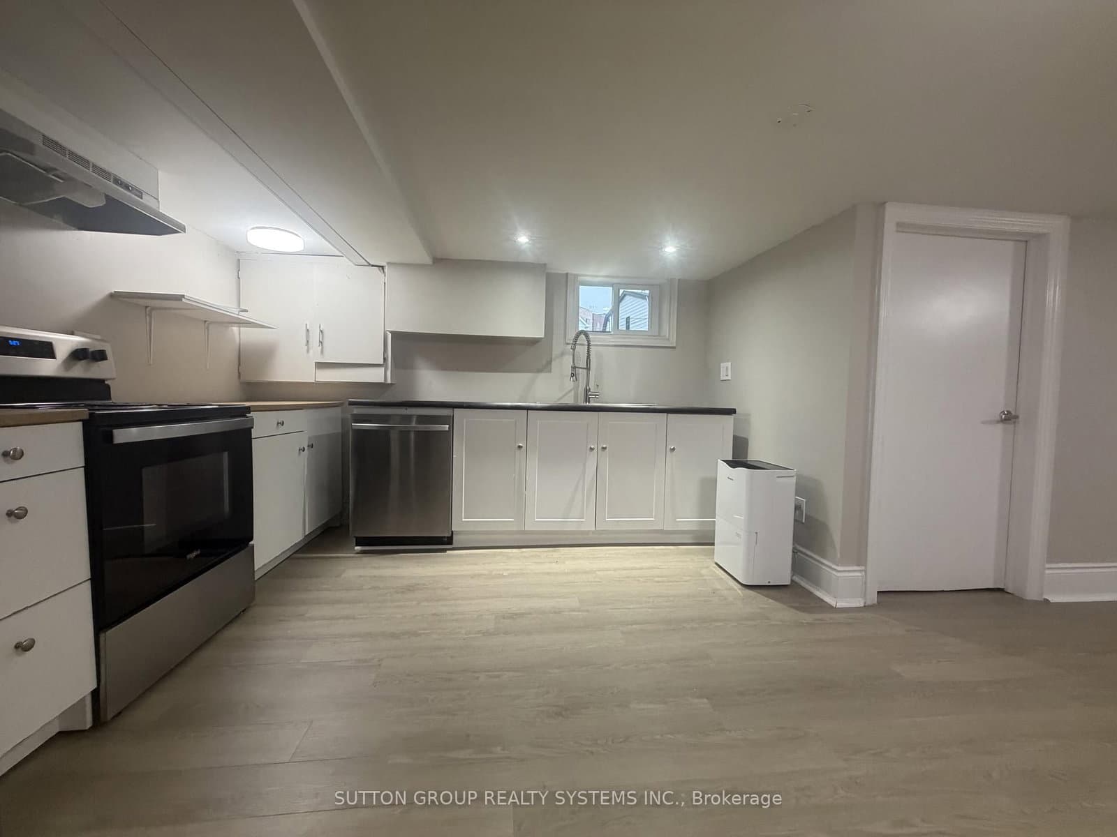 3 Tyrone Avenue, Unit lower level thumbnail 3