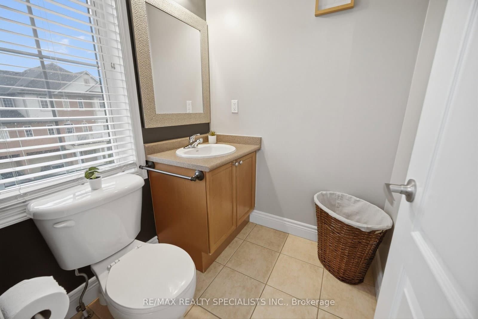 932 Sprague Place thumbnail 32