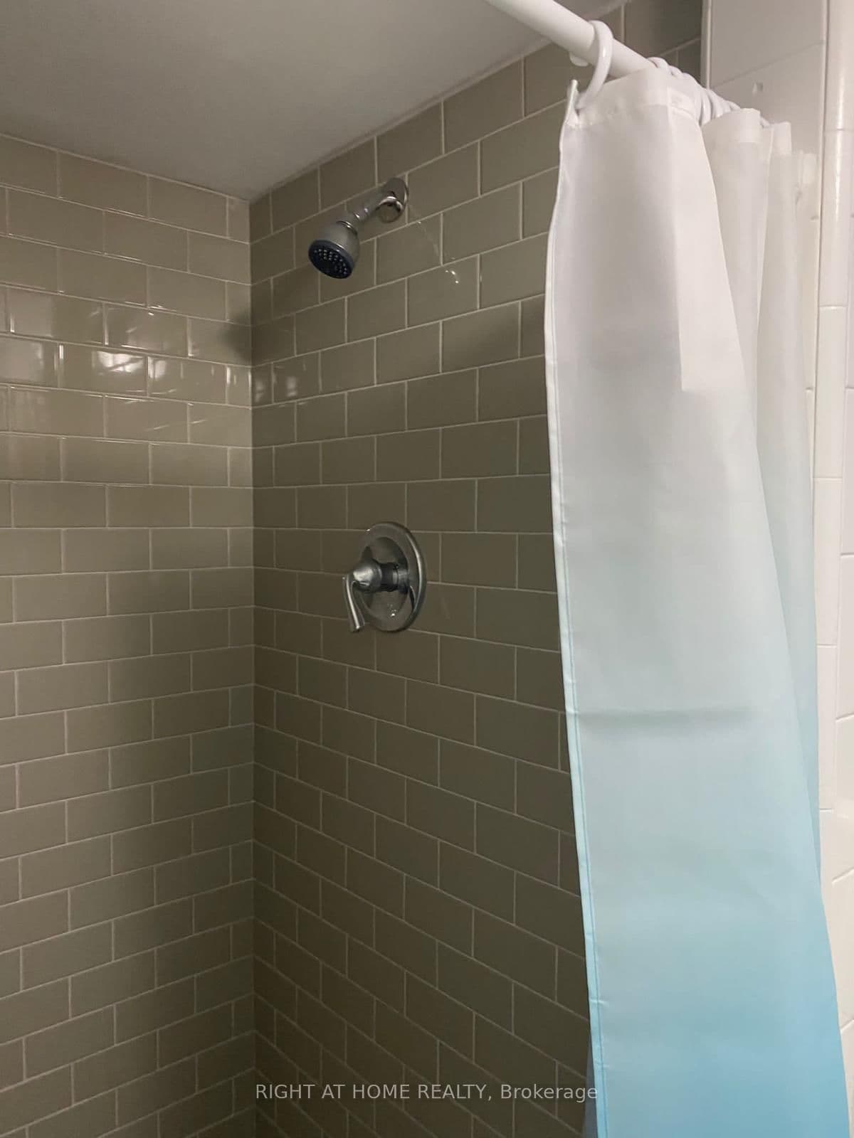 11 Donald Avenue, Unit 4 thumbnail 9