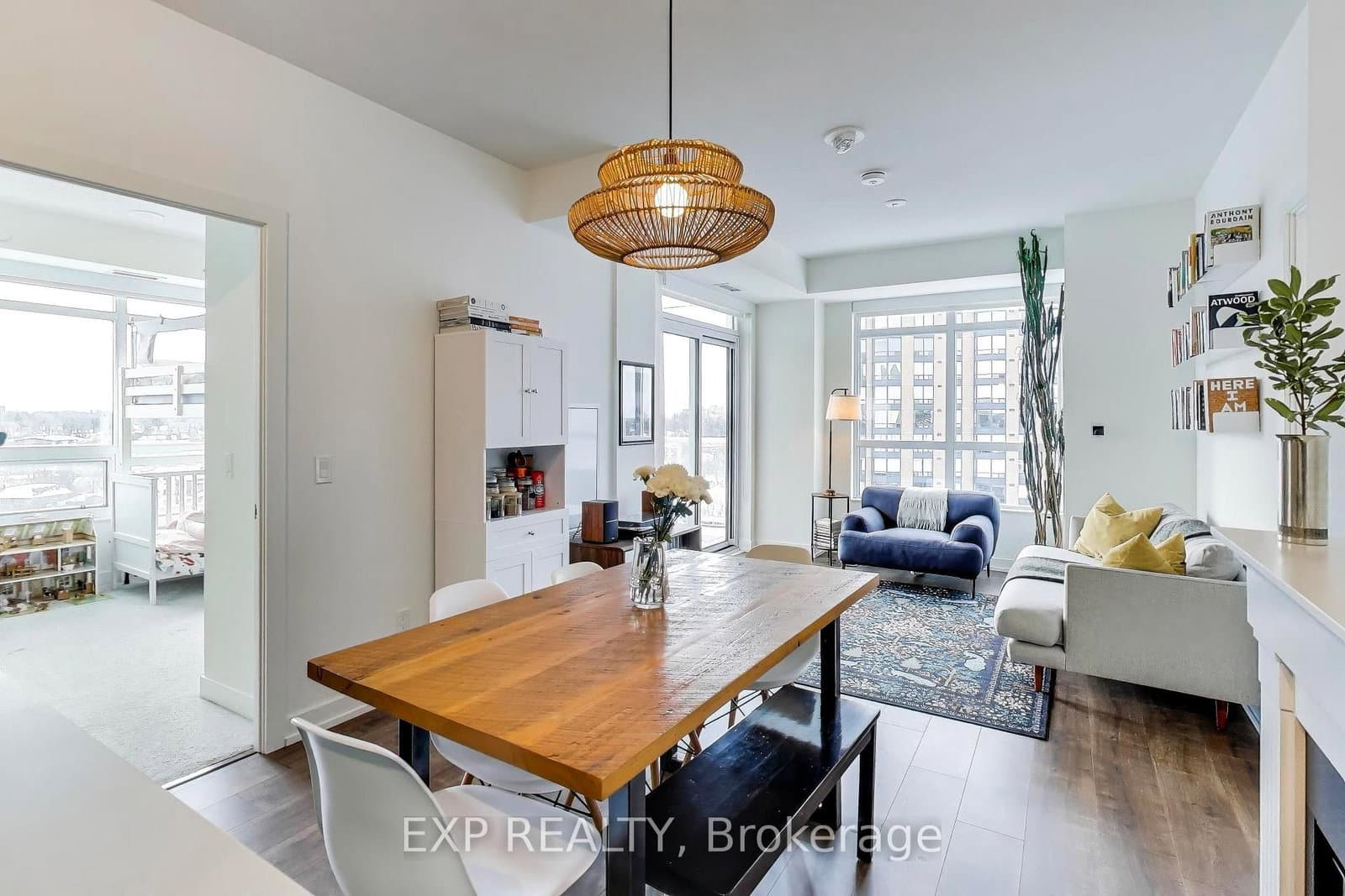 10 Wilby Crescent, Unit 1106 - Image 1