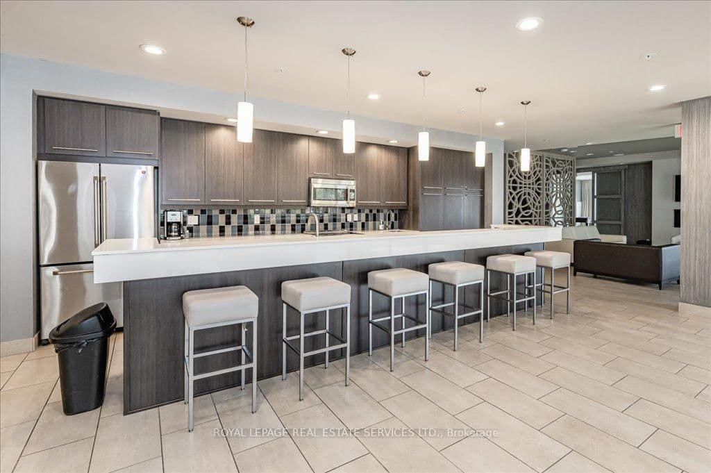 551 Maple Avenue, Unit 615 thumbnail 43