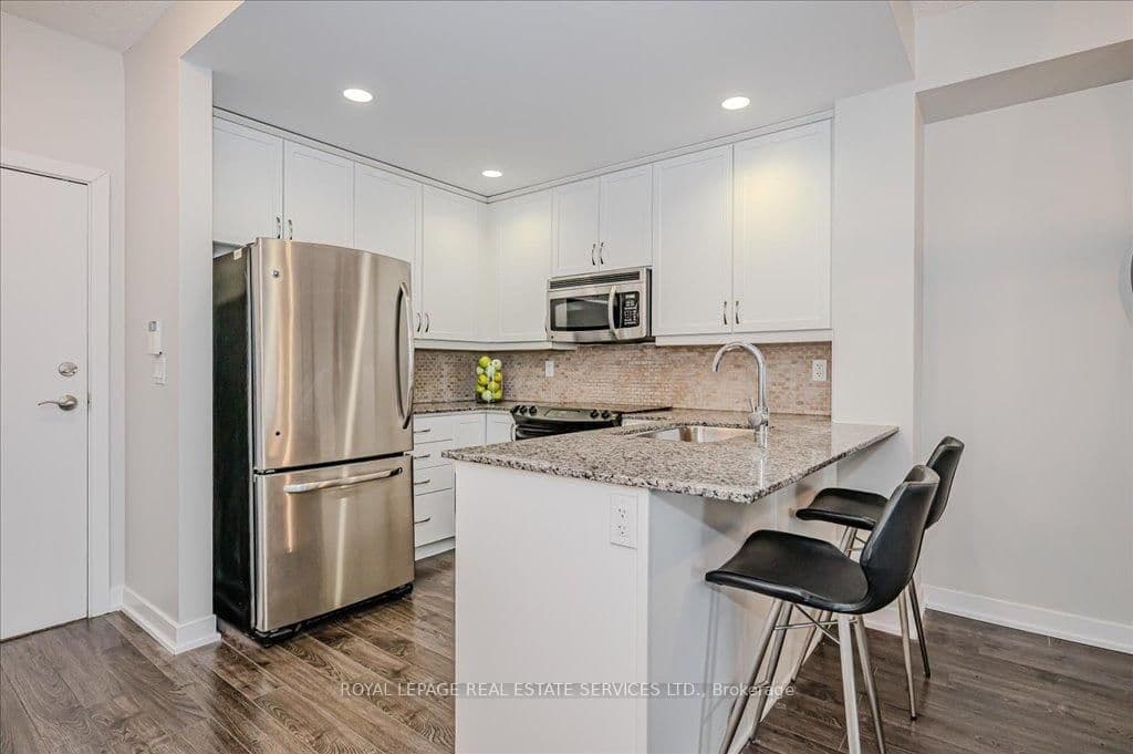 551 Maple Avenue, Unit 615 thumbnail 6