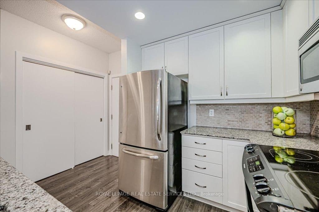 551 Maple Avenue, Unit 615 thumbnail 9