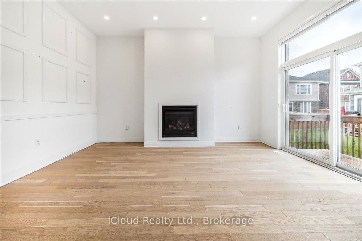 925 Hickory Crescent, Unit Main thumbnail 18