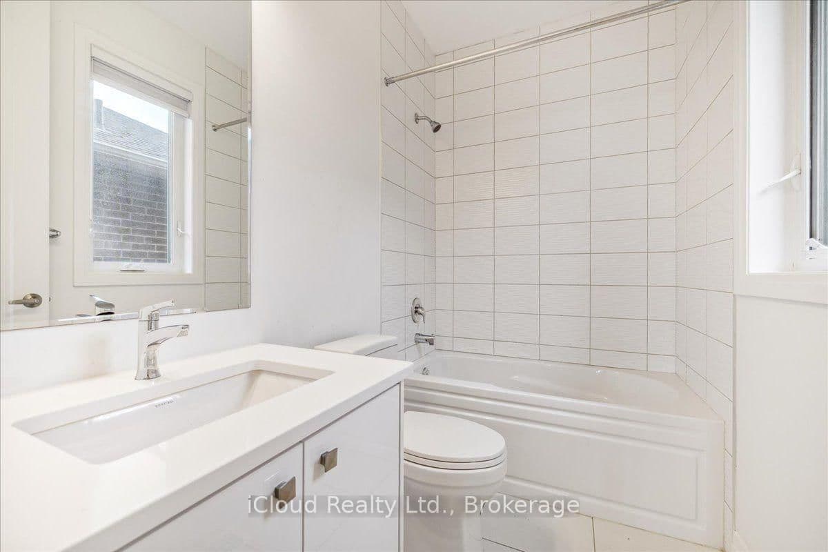 925 Hickory Crescent, Unit Main thumbnail 23