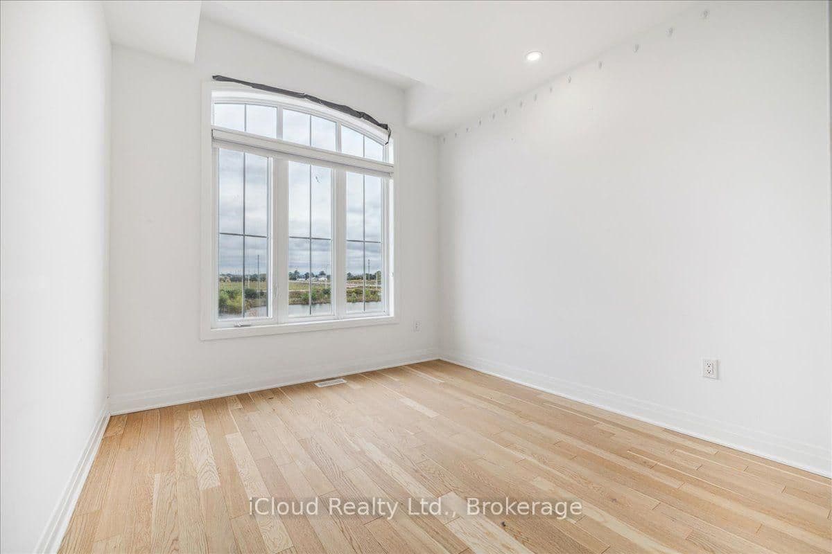 925 Hickory Crescent, Unit Main thumbnail 24