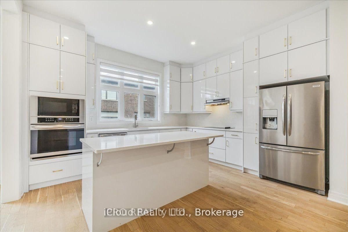 925 Hickory Crescent, Unit Main thumbnail 4