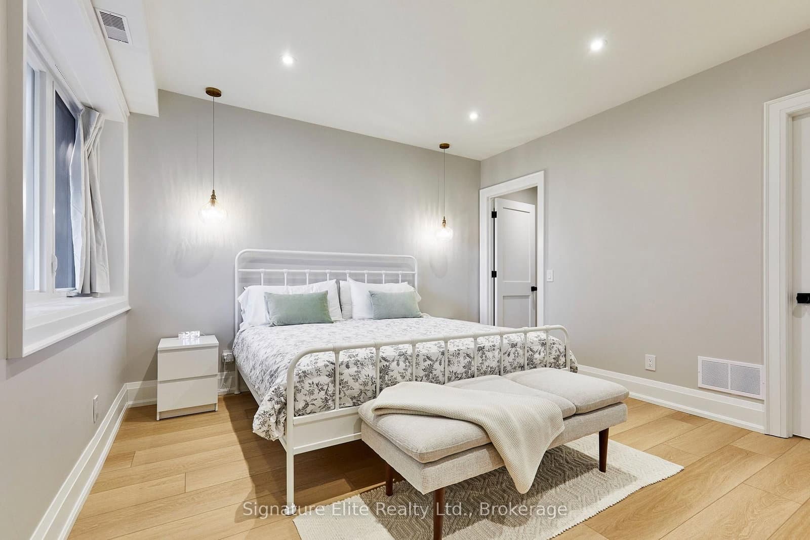 30 Amesbury Drive, Unit Unit 2 thumbnail 15