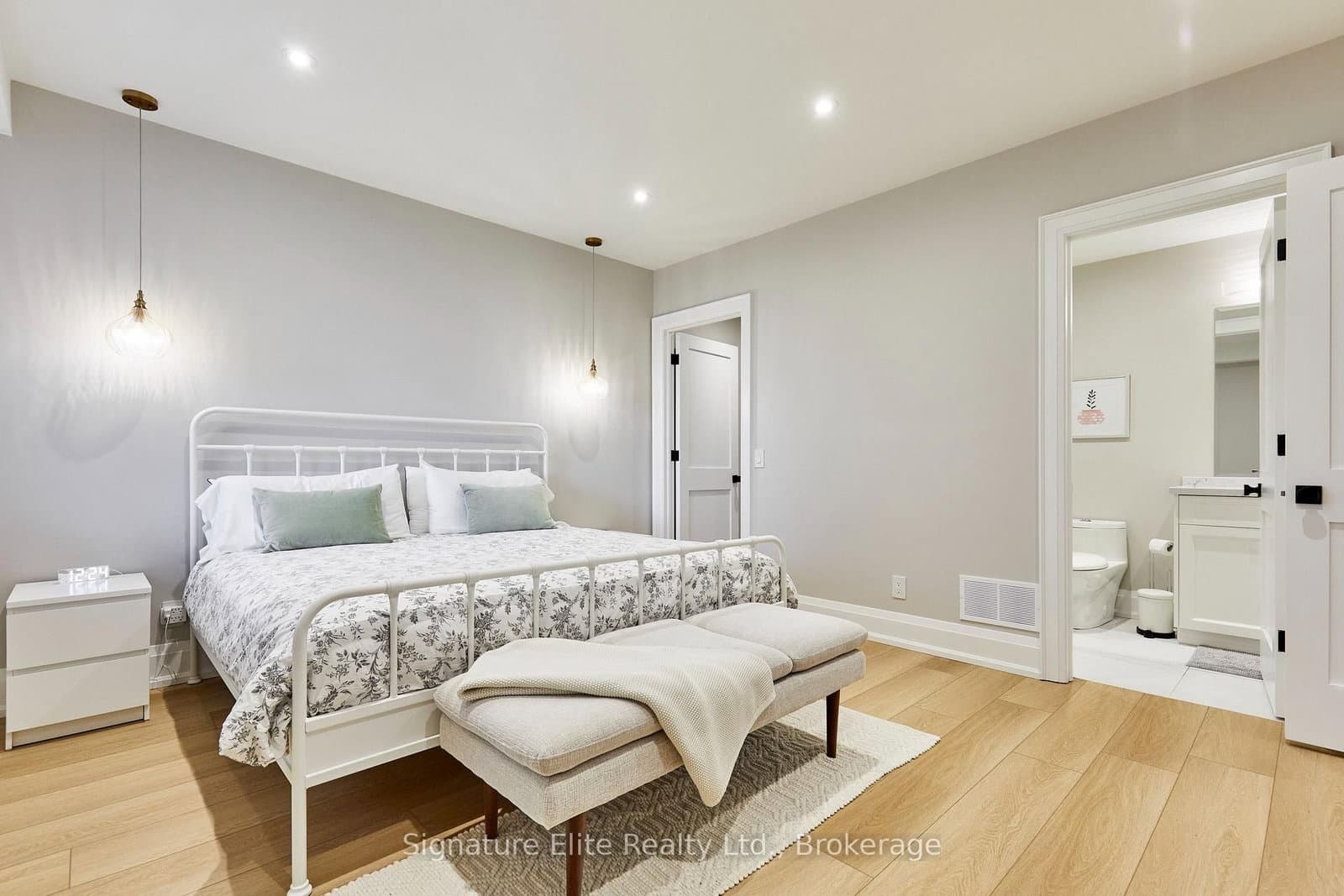 30 Amesbury Drive, Unit Unit 2 thumbnail 16