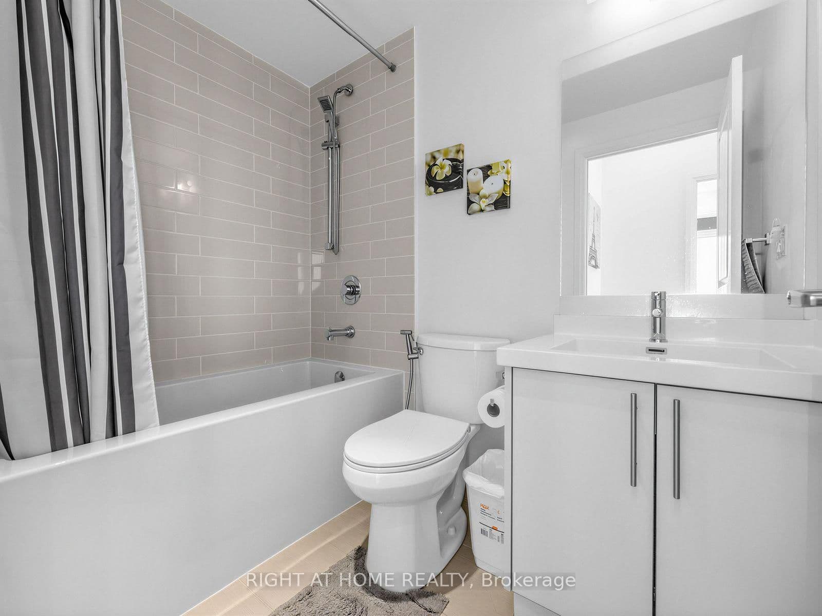 55 Speers Road, Unit LPH04 (1804) thumbnail 30