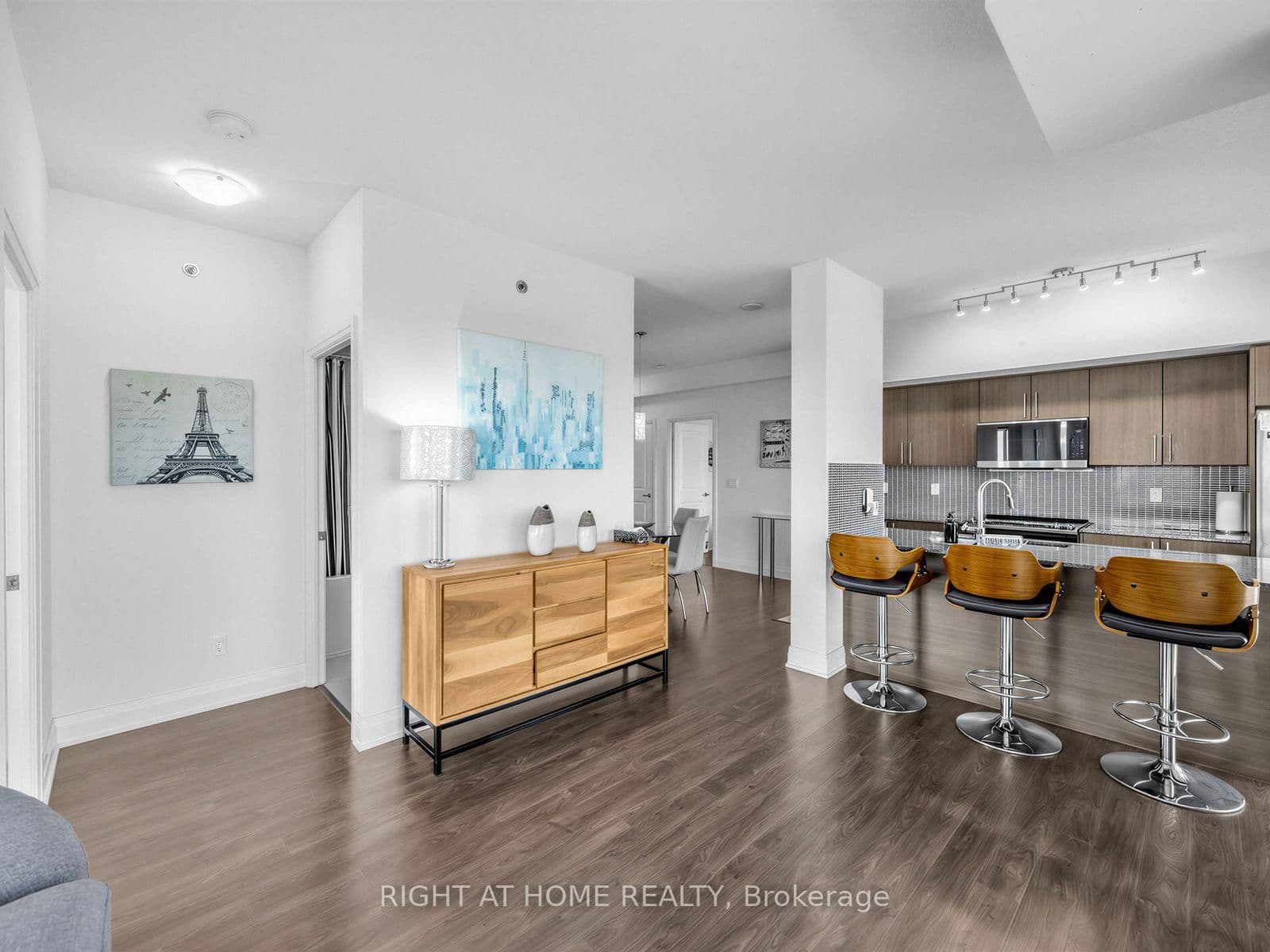 55 Speers Road, Unit LPH04 (1804) thumbnail 7