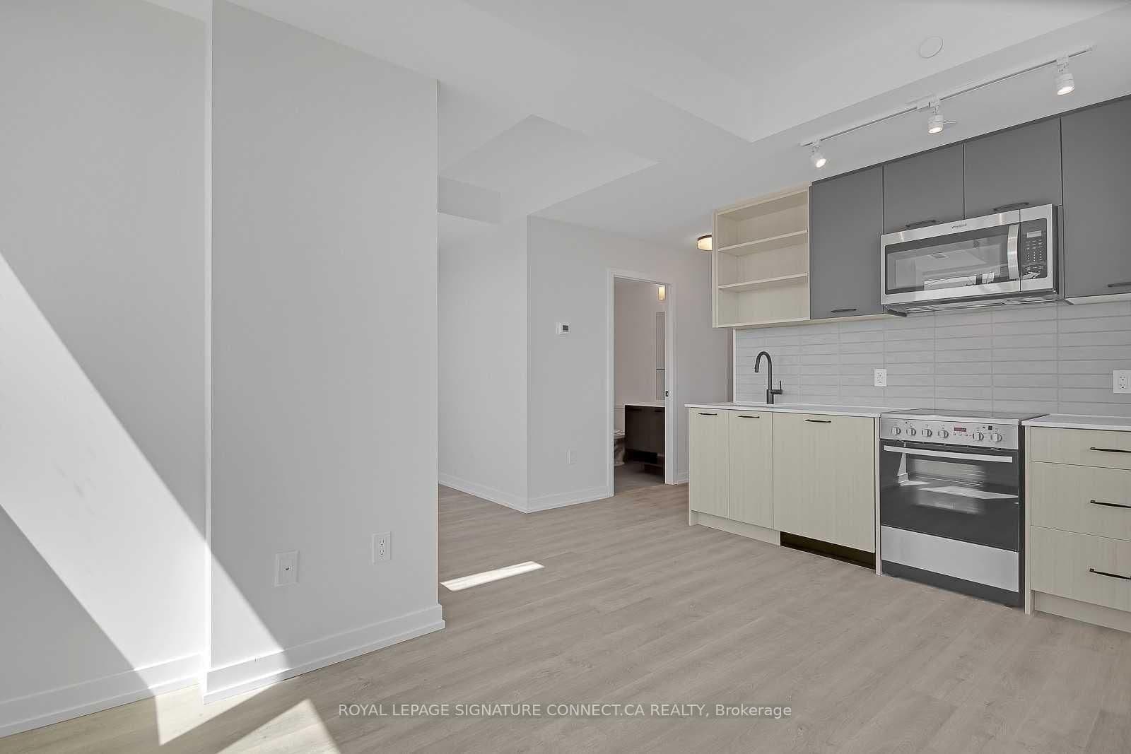 2300 St. Clair Avenue W, Unit 309 thumbnail 4