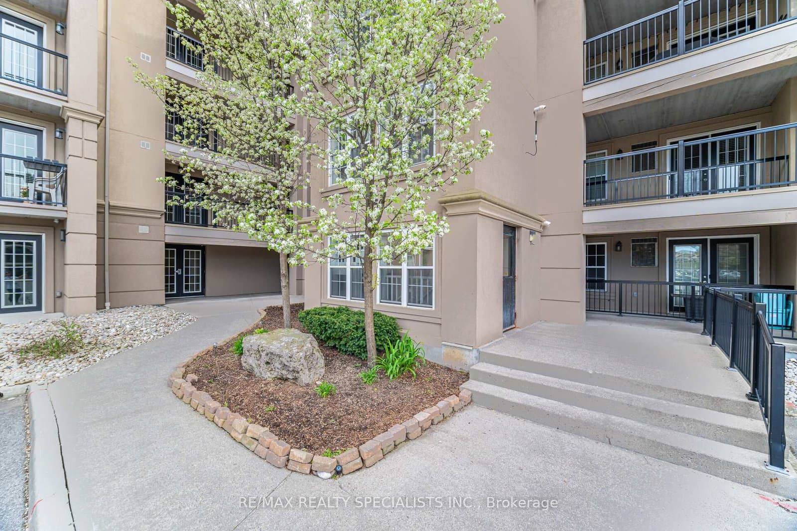 1350 Main Street E, Unit 412 thumbnail 4