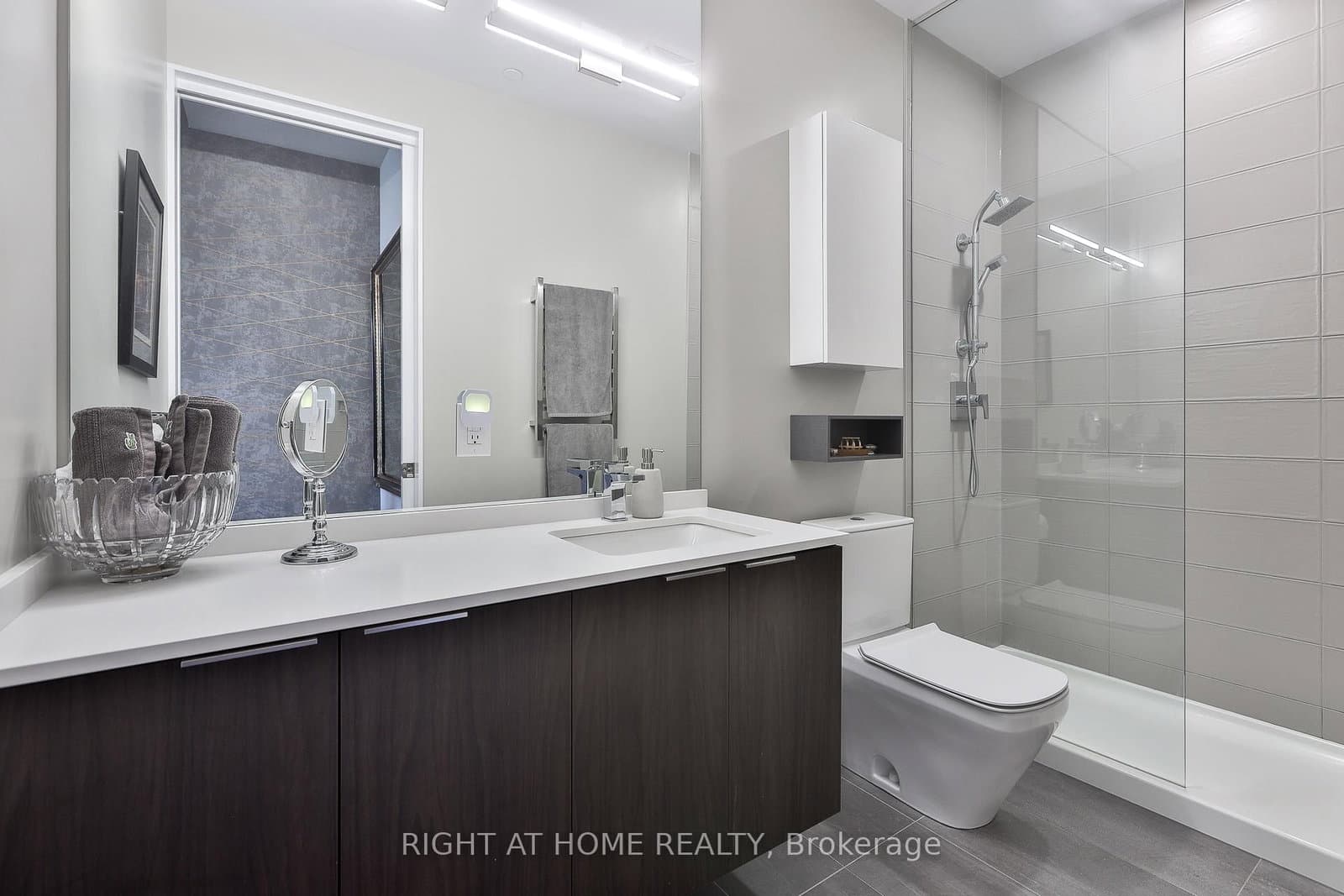 20 Brin Drive, Unit 2003 thumbnail 28