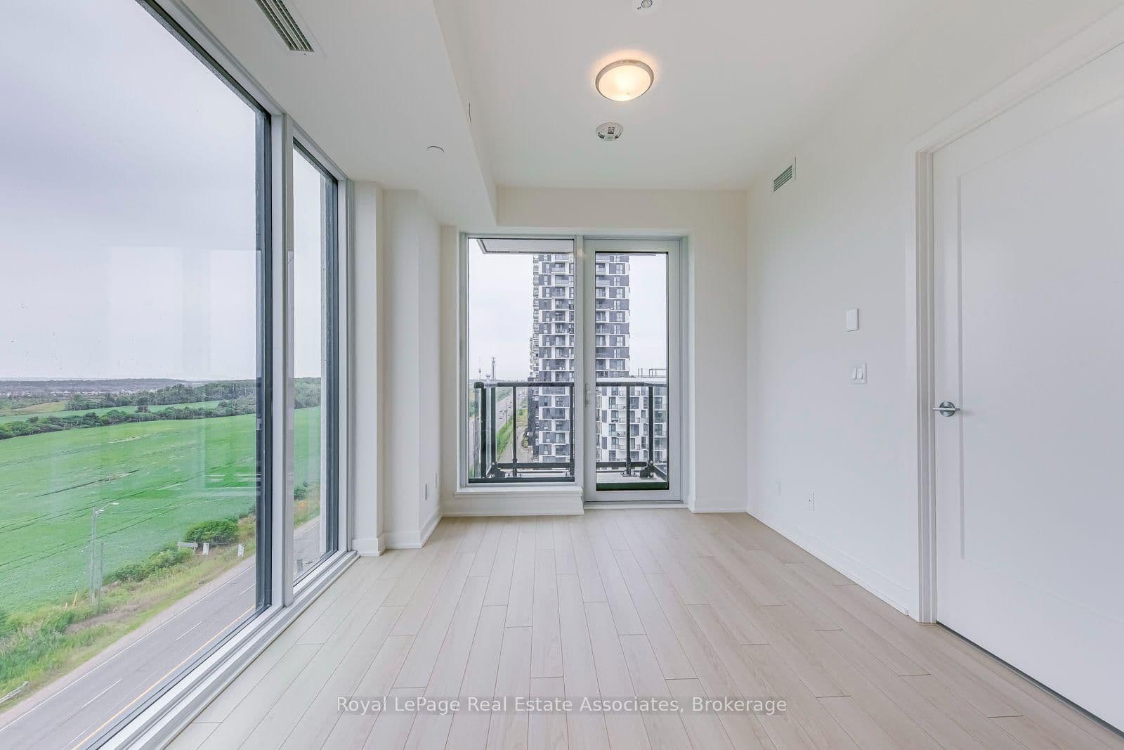 3079 Trafalgar Road, Unit 903 thumbnail 17