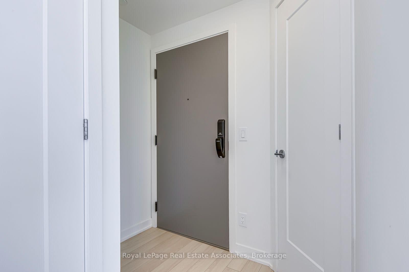 3079 Trafalgar Road, Unit 903 thumbnail 8