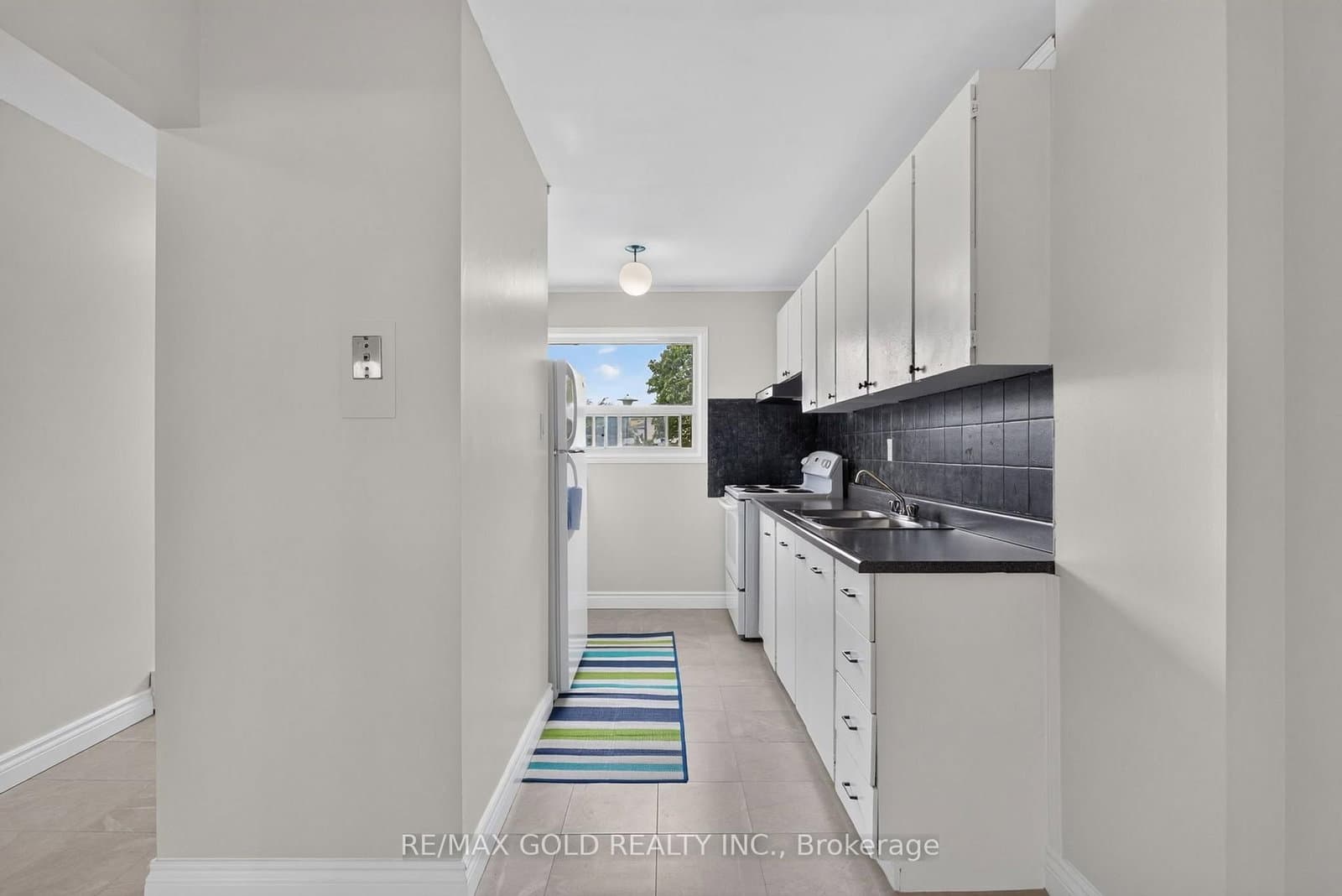 13 Gold Pine Court thumbnail 5