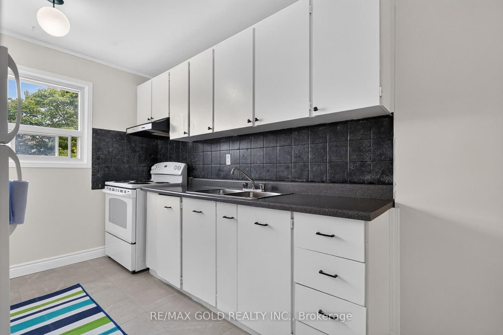 13 Gold Pine Court thumbnail 6