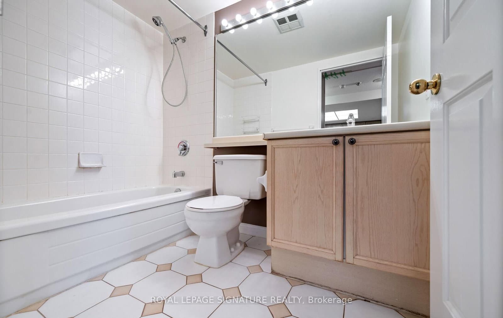 101 Subway Crescent, Unit 102 thumbnail 17