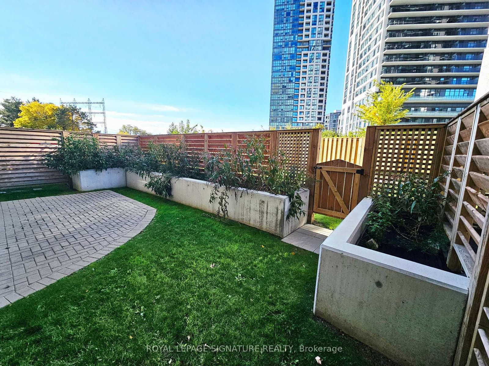 101 Subway Crescent, Unit 102 thumbnail 18