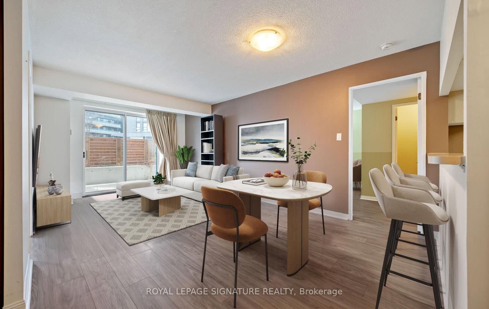 101 Subway Crescent, Unit 102 thumbnail 3