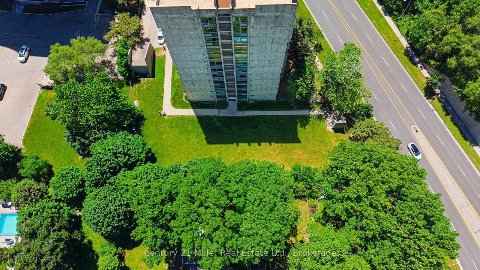 20 Speers Road, Unit 304 thumbnail 3