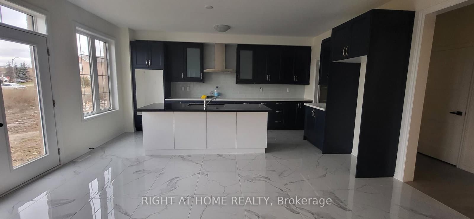 79 Eastman Drive N thumbnail 5