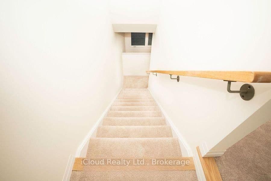 84 Fieldridge Crescent thumbnail 17