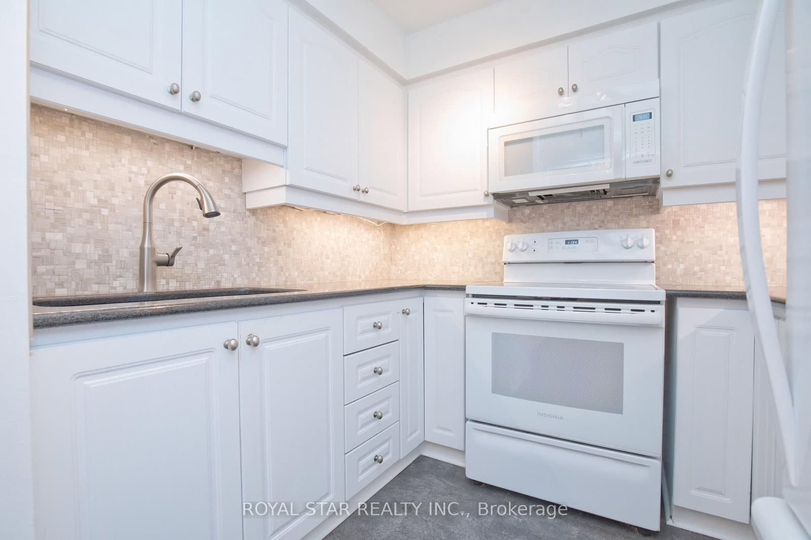 1535 Lakeshore Road E, Unit 1607 thumbnail 11