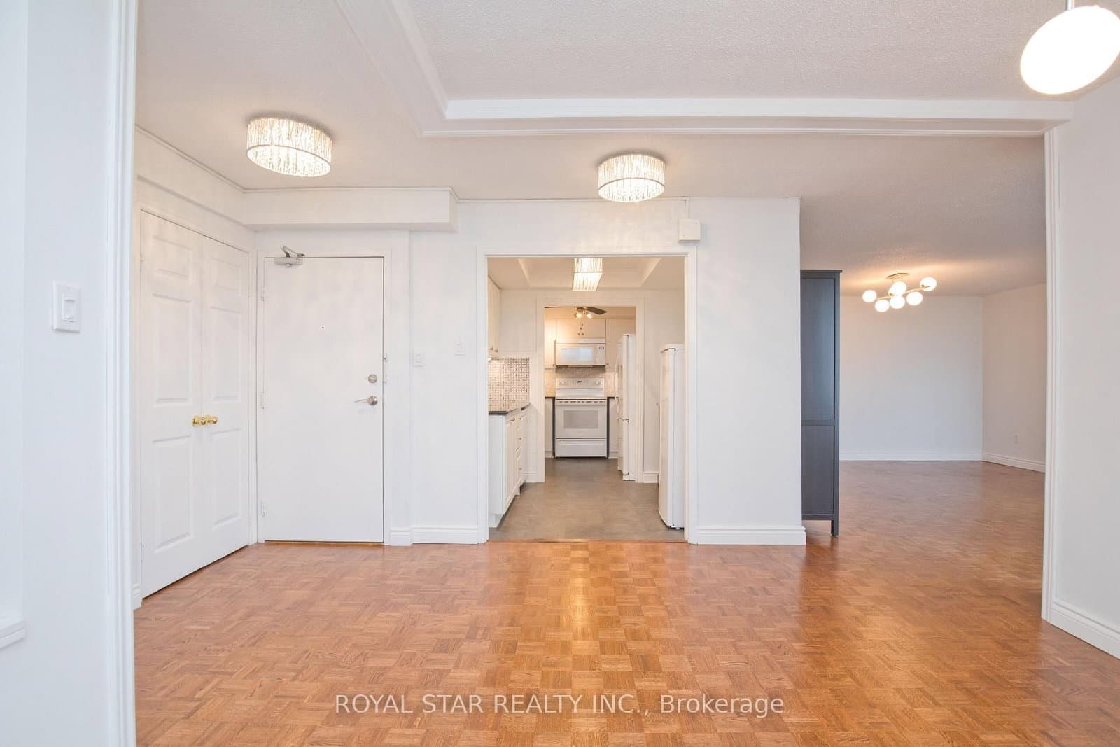 1535 Lakeshore Road E, Unit 1607 thumbnail 13