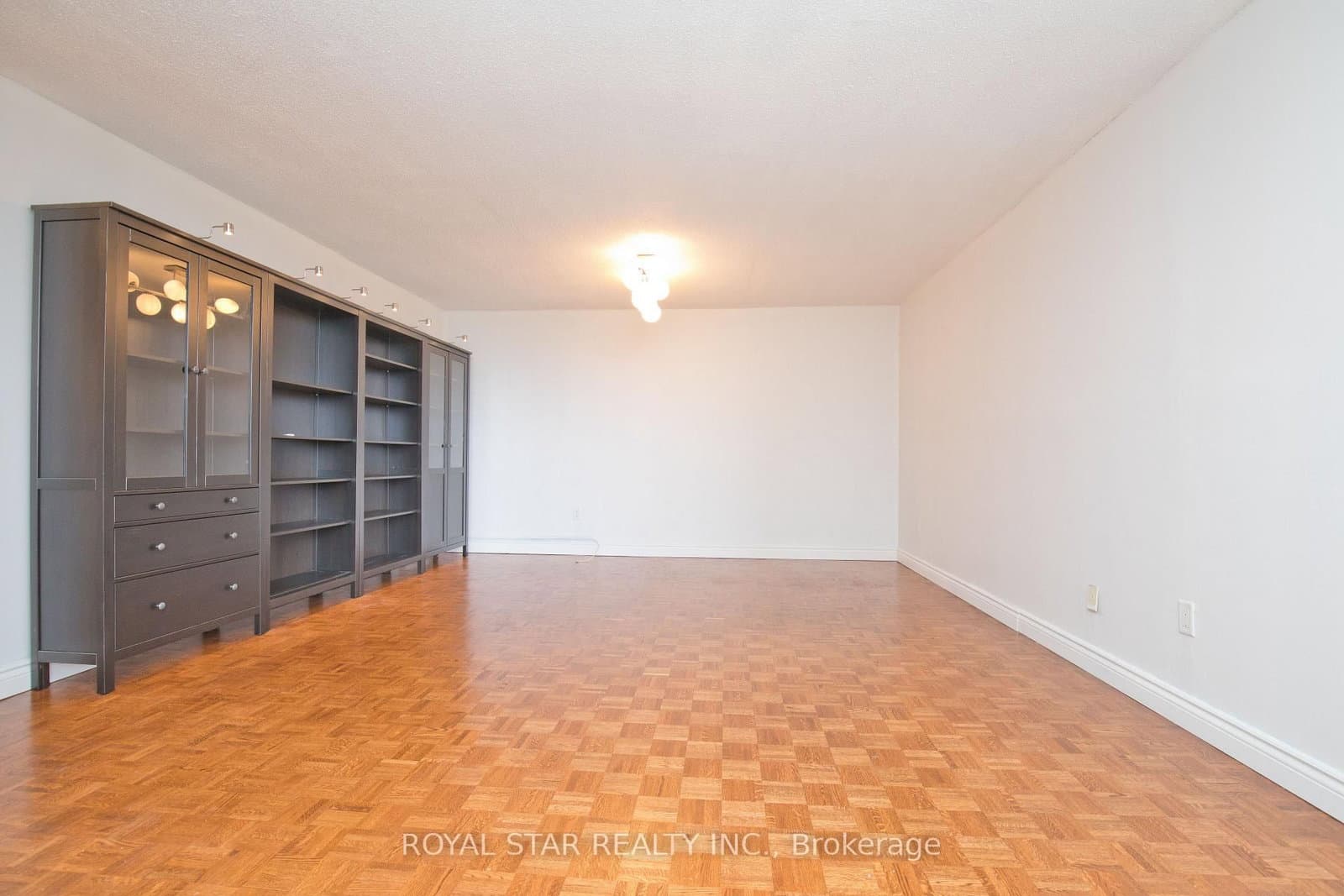 1535 Lakeshore Road E, Unit 1607 thumbnail 15