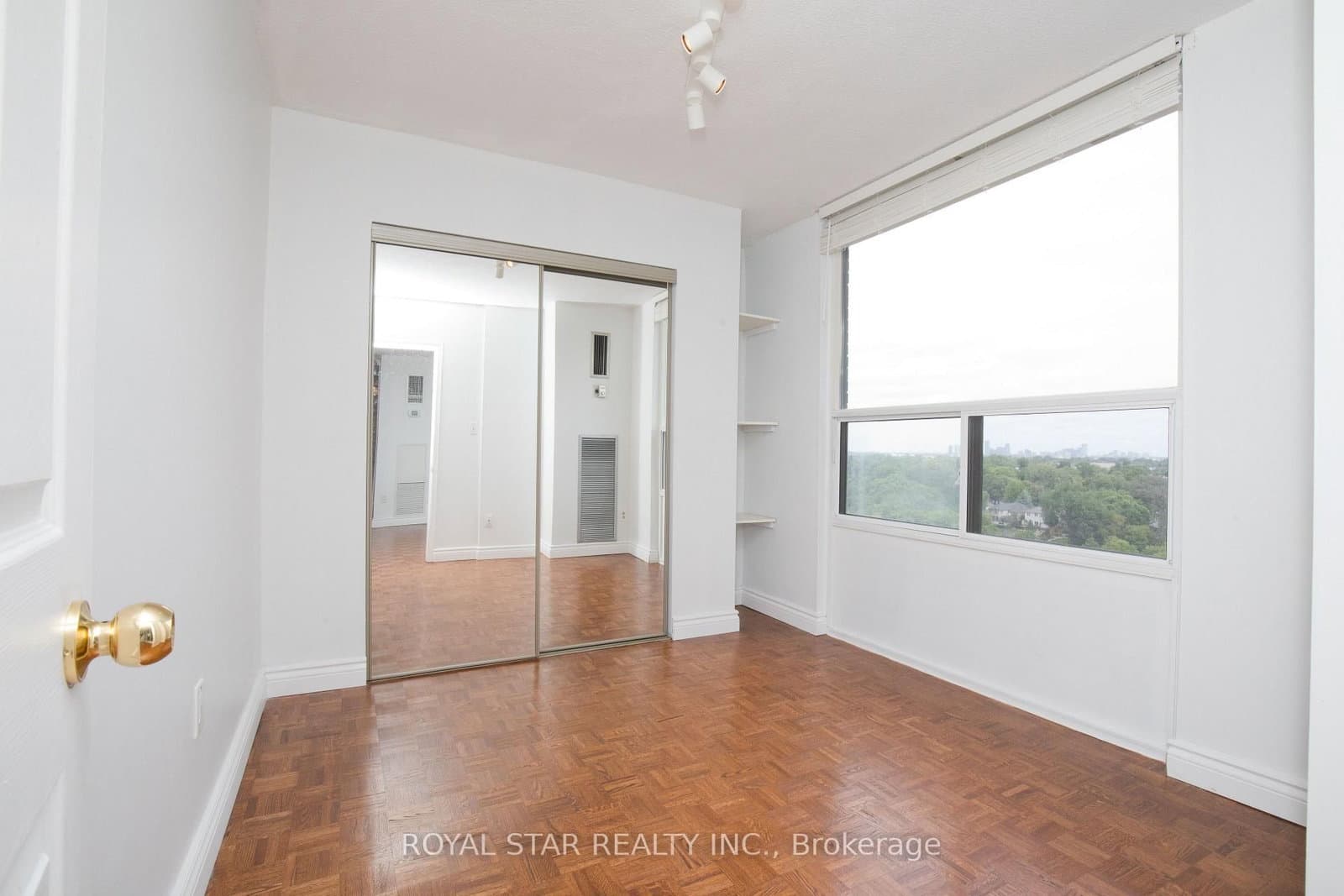 1535 Lakeshore Road E, Unit 1607 thumbnail 17