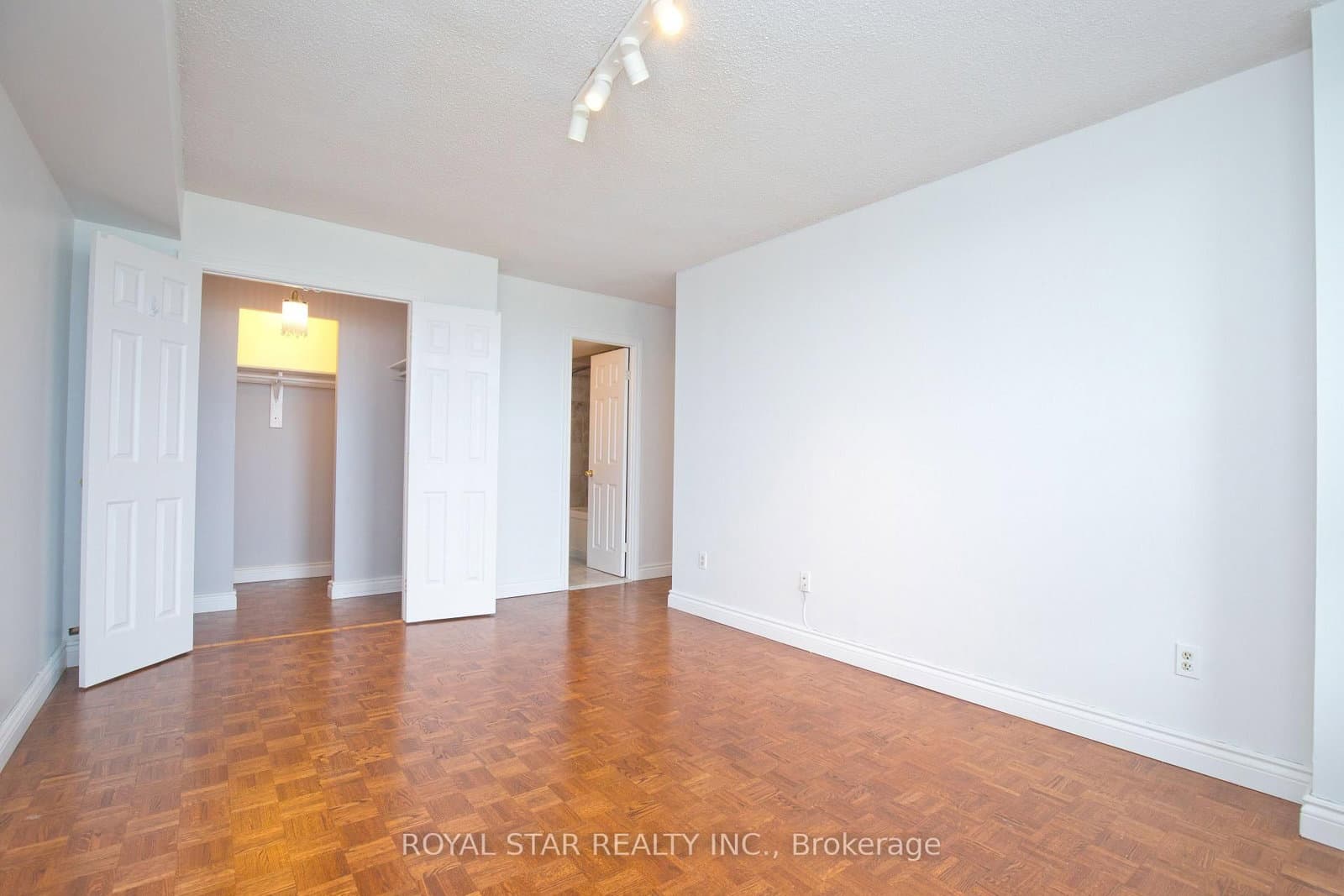 1535 Lakeshore Road E, Unit 1607 thumbnail 20