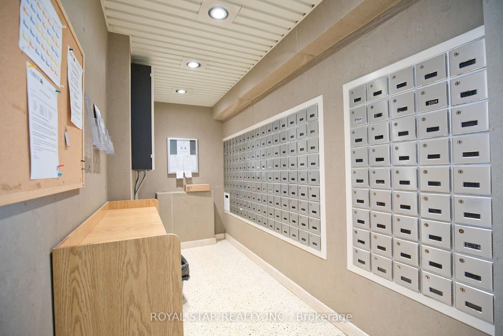 1535 Lakeshore Road E, Unit 1607 thumbnail 32