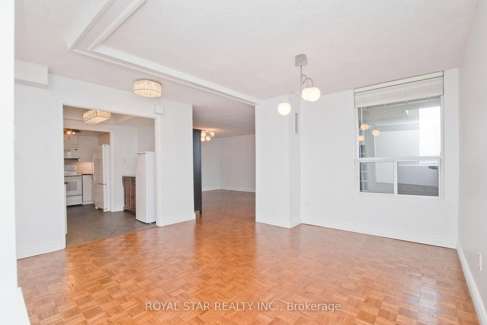 1535 Lakeshore Road E, Unit 1607 thumbnail 6