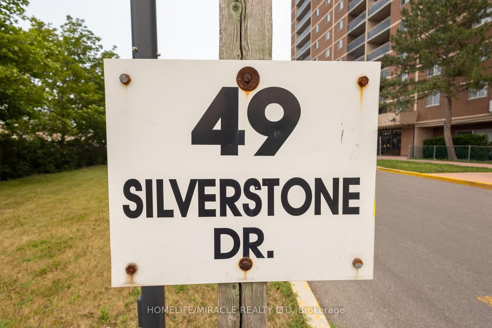 49 Silverstone Drive, Unit 1007 thumbnail 2