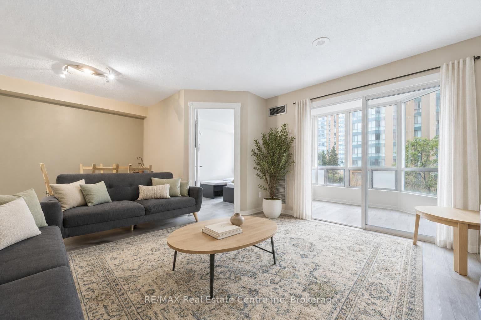#302 - 155 HILLCREST Avenue