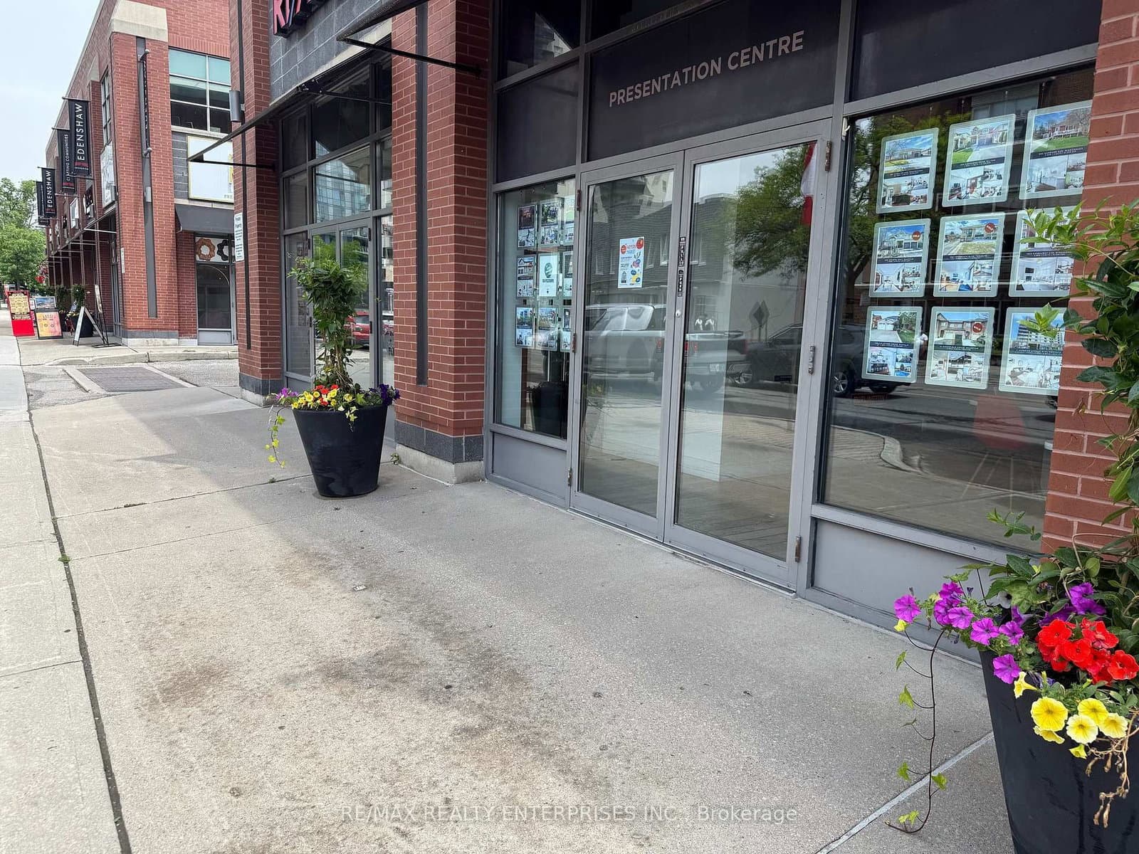 125 Lakeshore Road E, Unit C-01 thumbnail 5