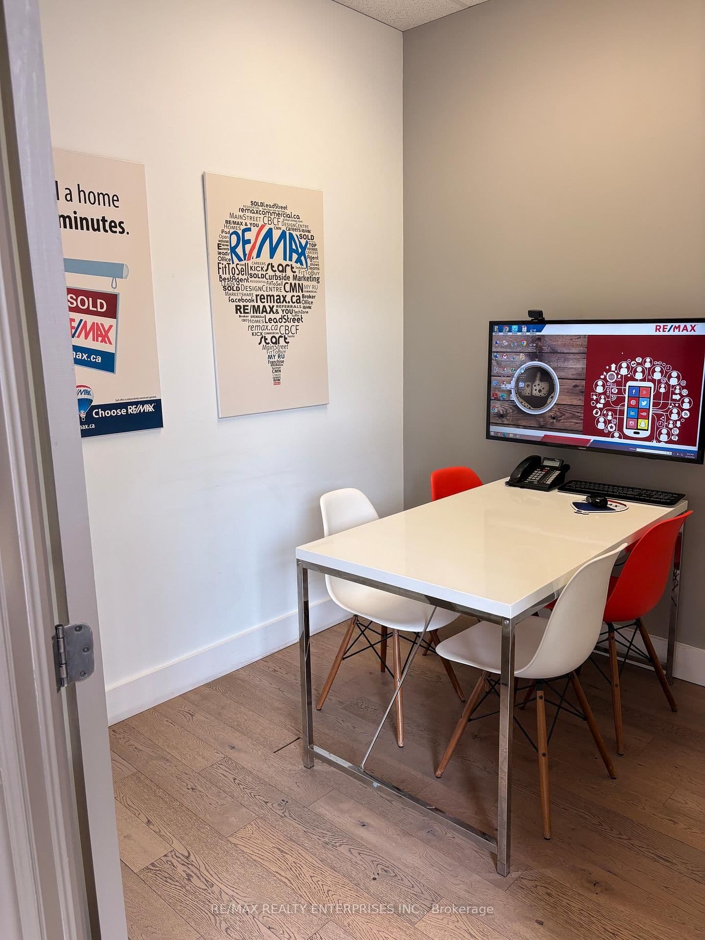 125 Lakeshore Road E, Unit C-01 thumbnail 8