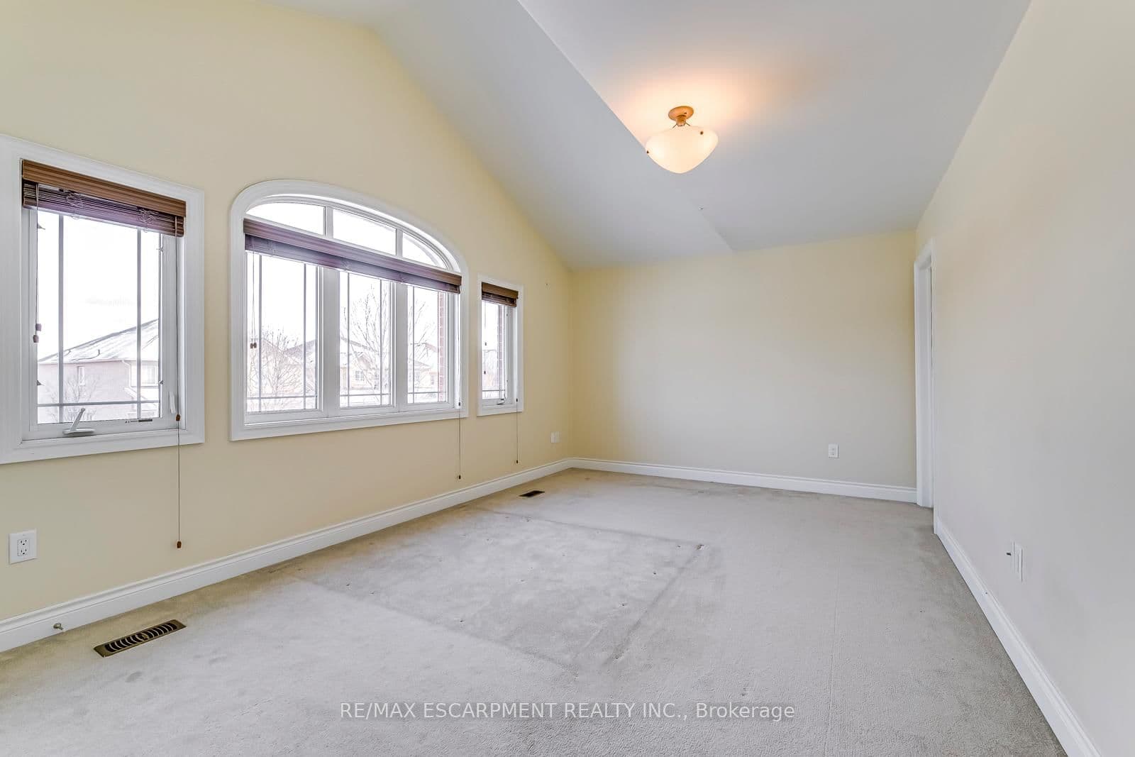 2492 Chaplin Road thumbnail 21
