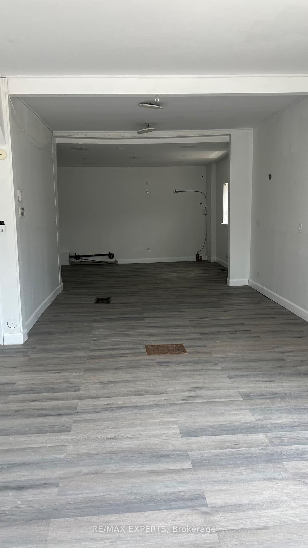 1335 Weston Road thumbnail 3