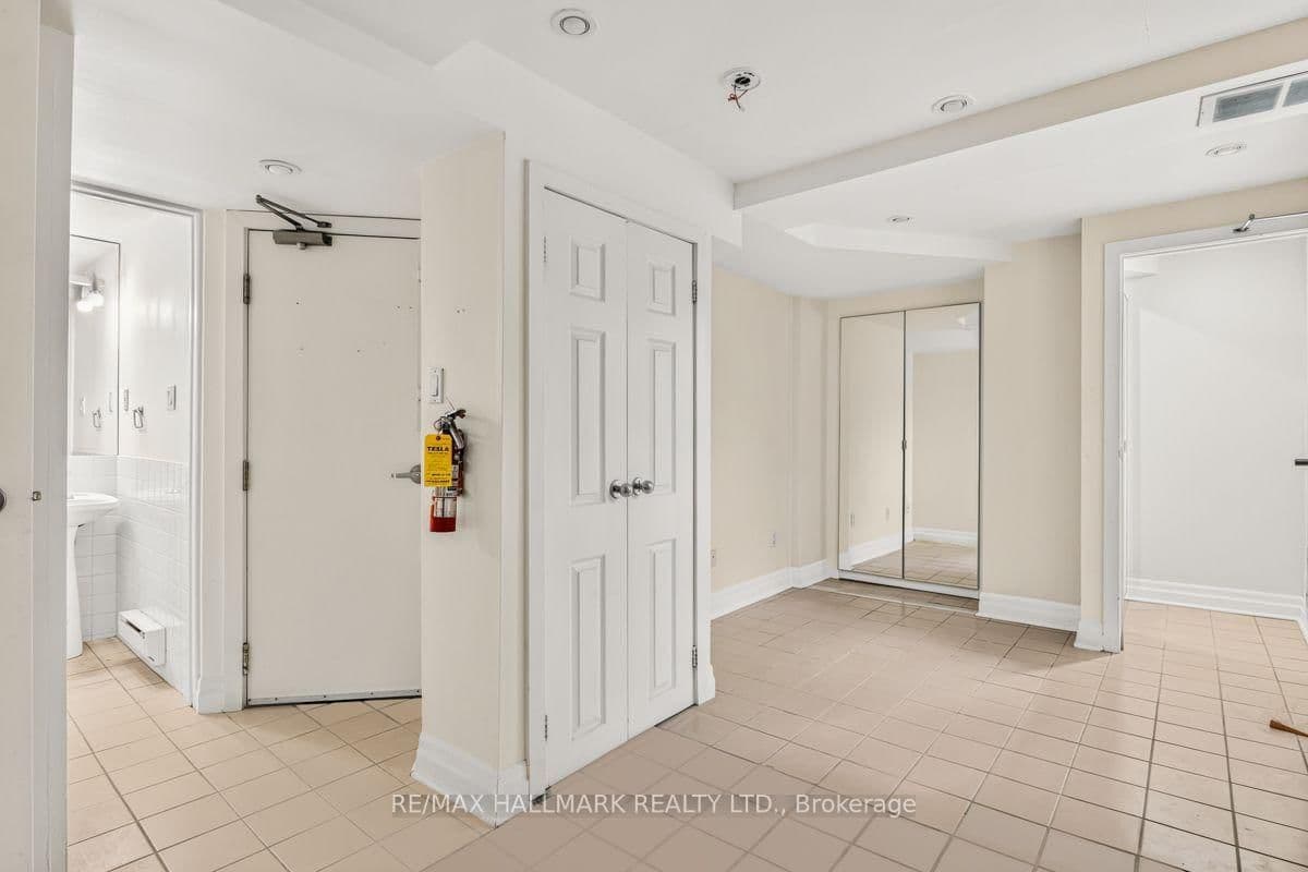 483 Parkside Drive, Unit Lower thumbnail 12
